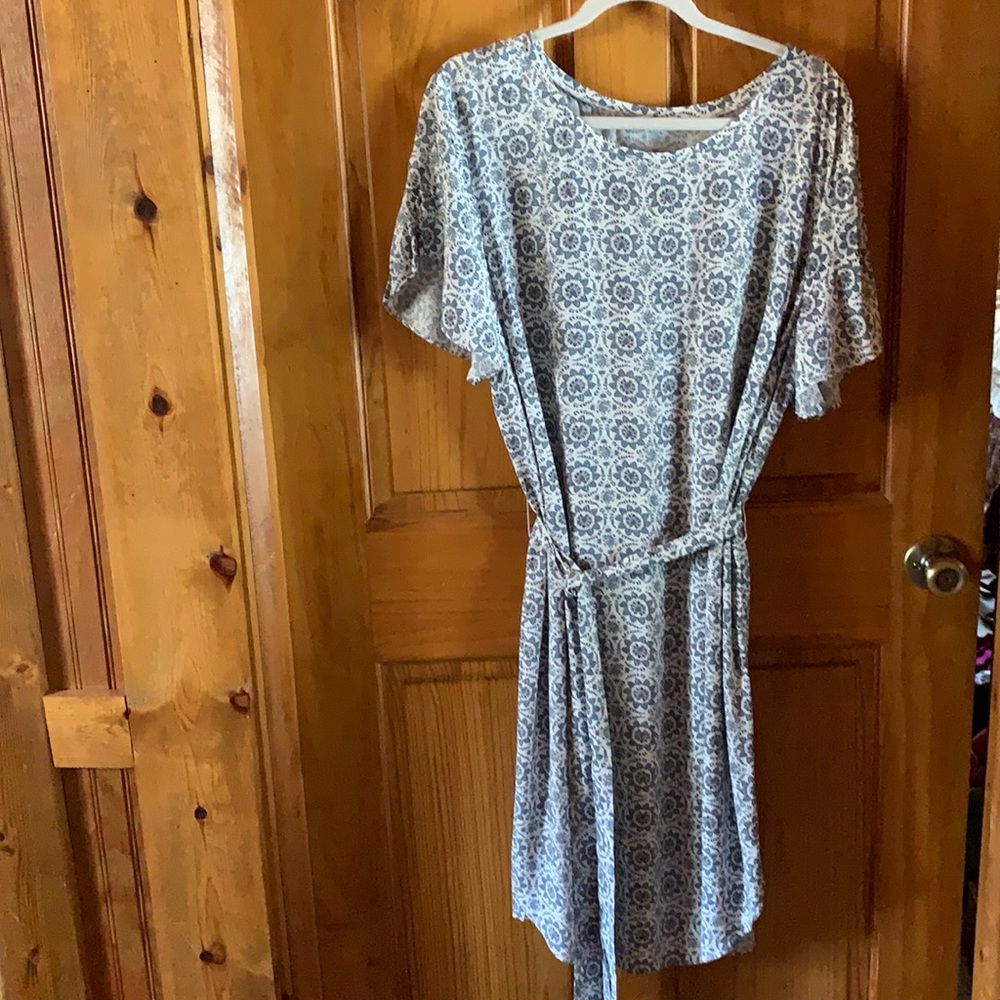 LOFT BLUE AND WHITE FLORAL MAXI DRESS
